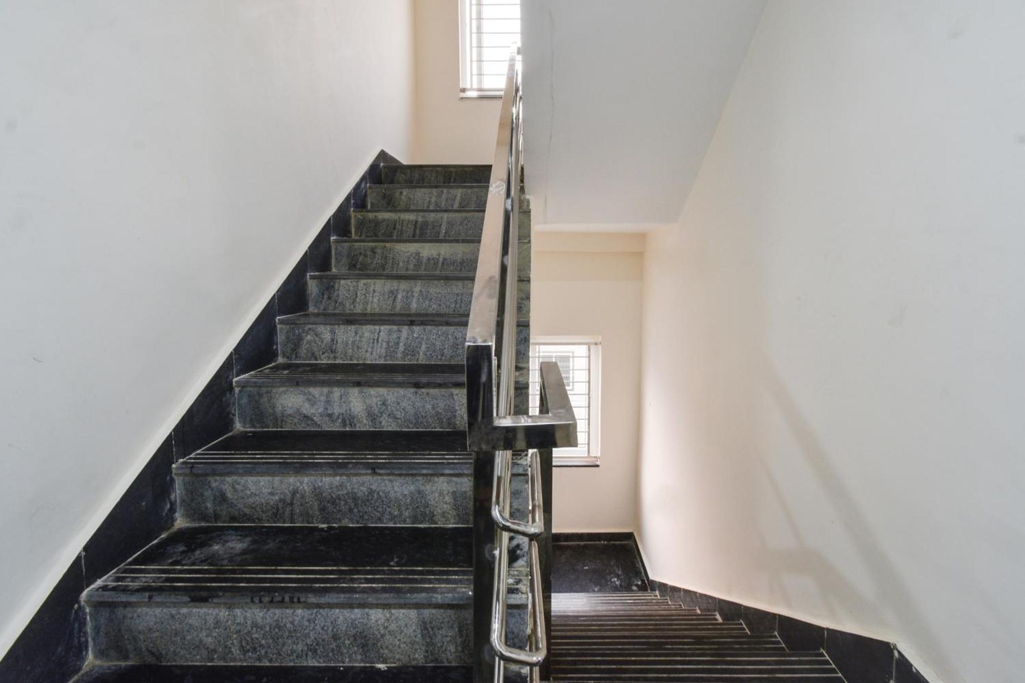 Super Collection O Gachibowli Phase - 1 Near Isb Hotel Екстериор снимка